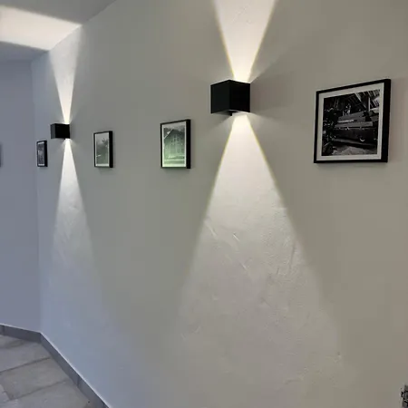Falternhof - Geschichte Trifft Auf Design Apartman